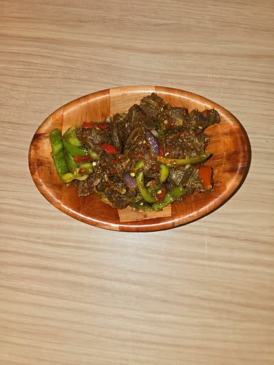 Peppered beef with green peppers and onions